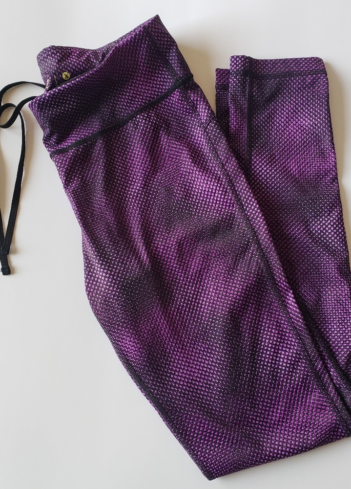 NEW! XERSION PURPLE & BLACK PATTERNED LEGGINGS